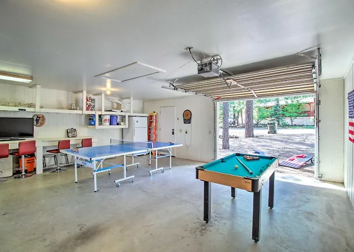 Bring A Pet: W/ Game Room!
